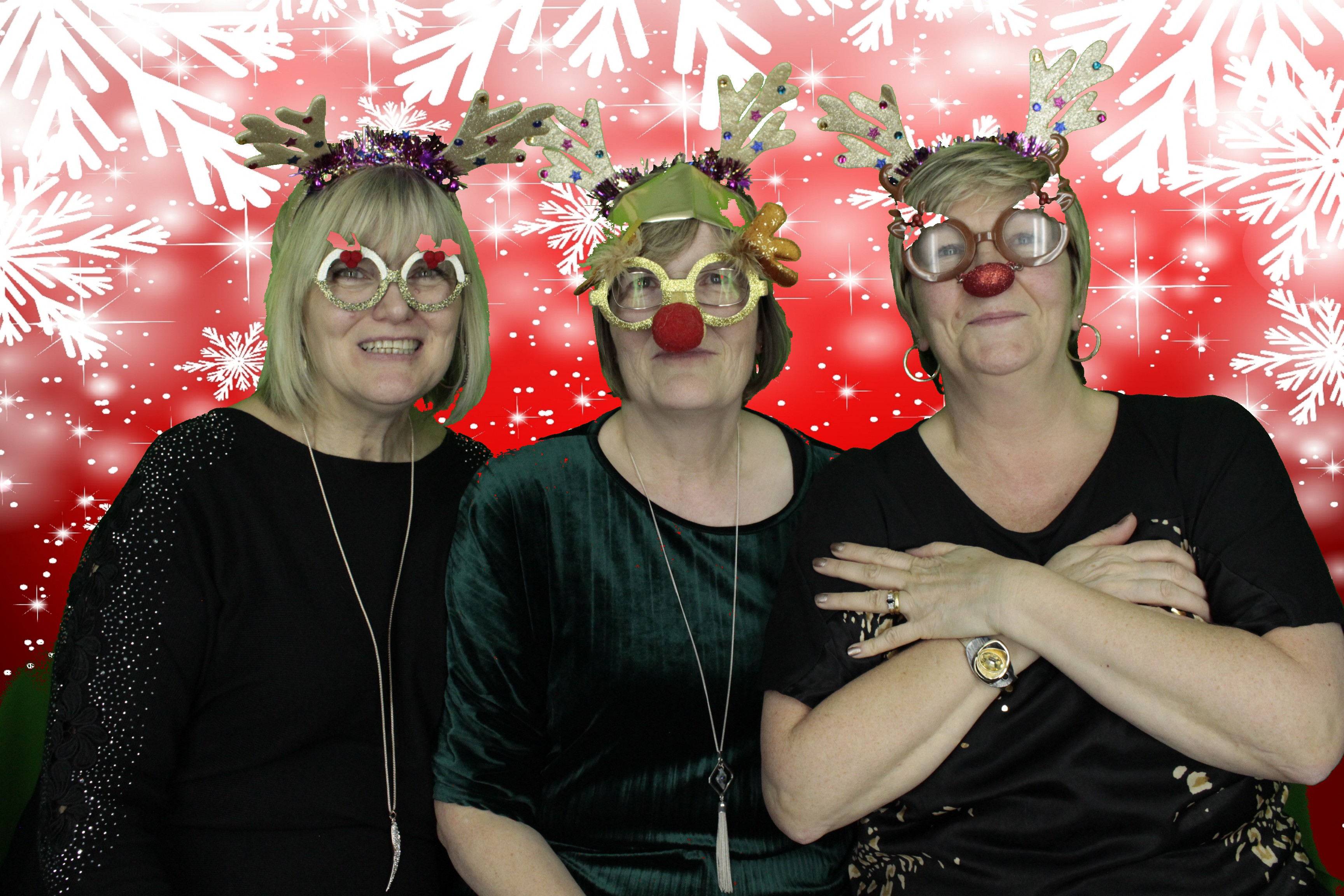 Silvermere Christmas Party | View more photos from the event at gallery.myphotoboothexperience.co.uk/u/MyPhotoBoothExperienceLtd/Silvermere-Christmas-Party-3